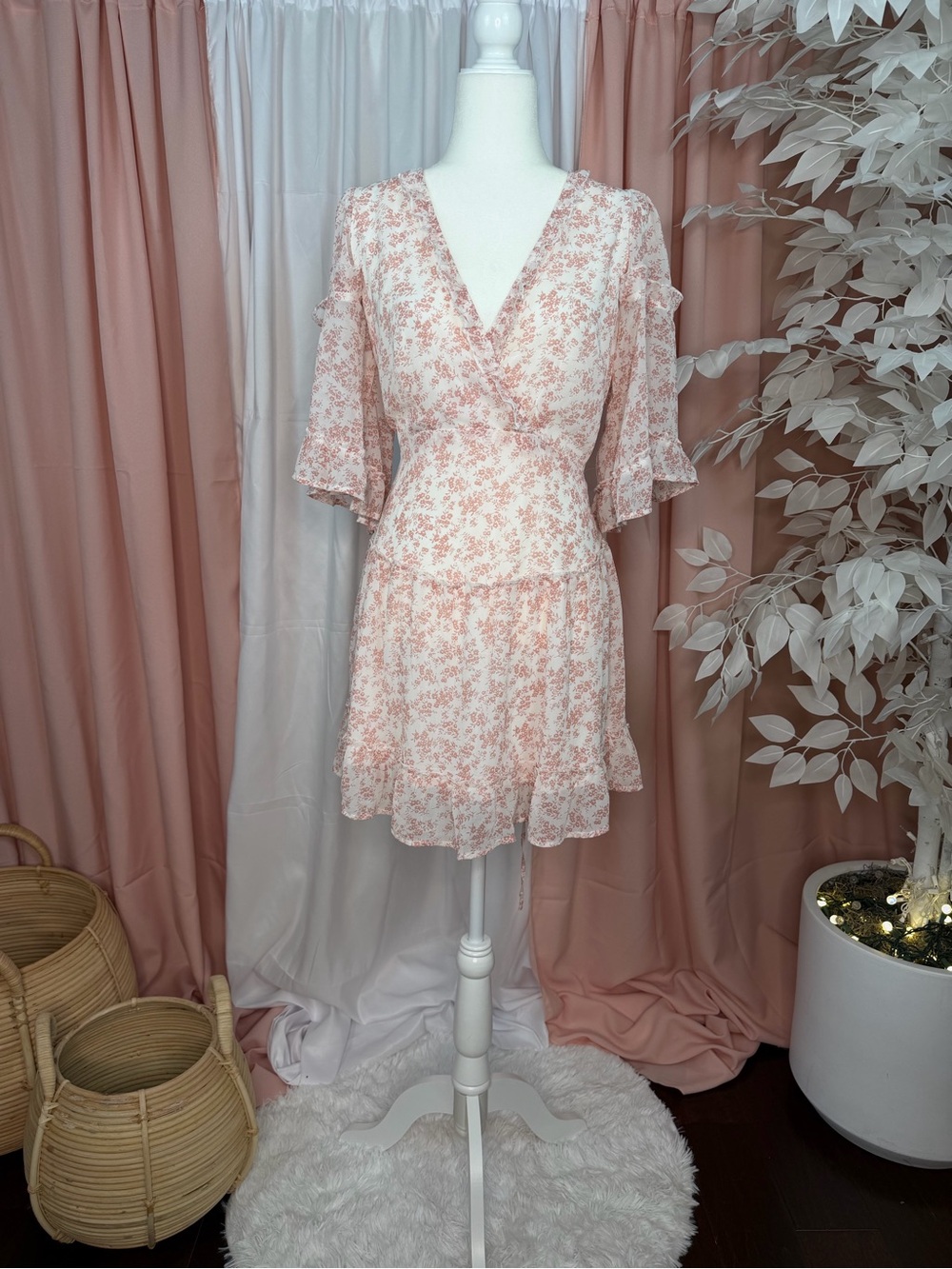 Pink Floral Lace-Up Back Ruffle Mini Dress Size M